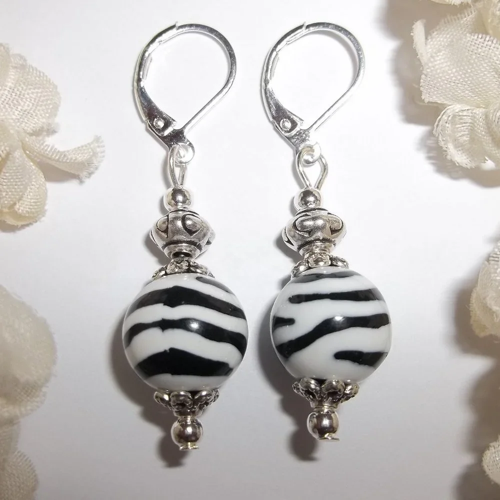 Animal Print Earring Black and White Zebra Stripe Beaded Dangle Jewelry Set 7344